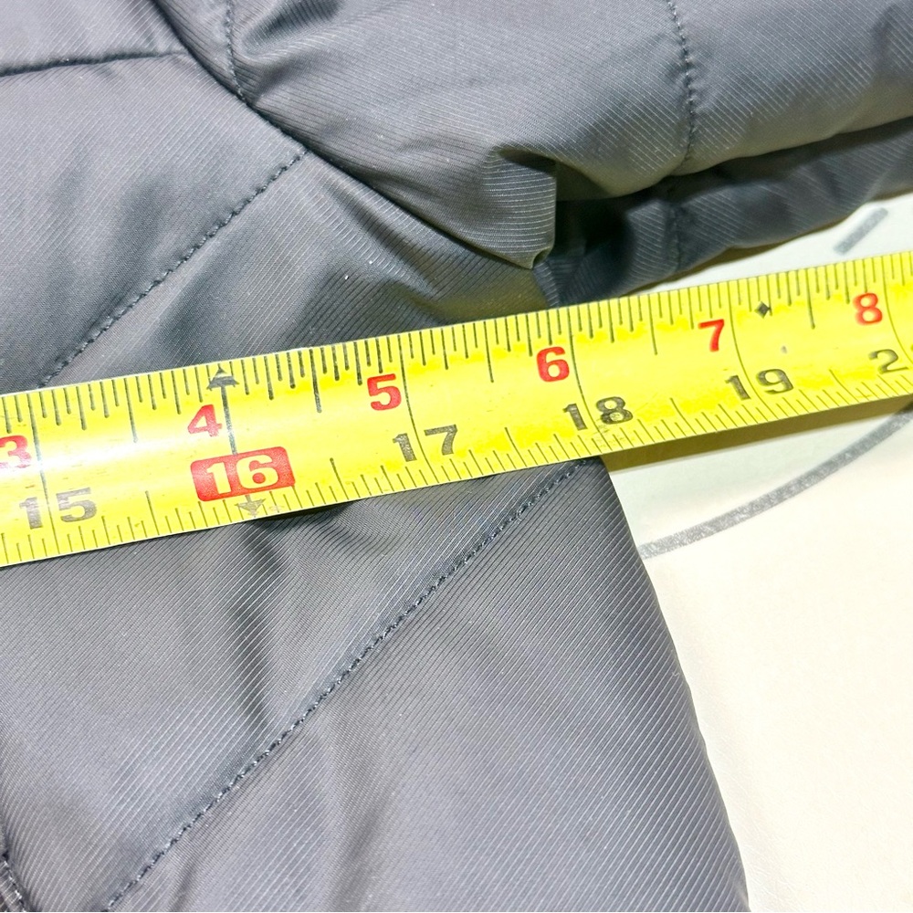 The North Face Boys' Black Jacket - Picture 10 of 10
